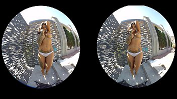 VR Порно 360: Сексуальные стриптизы от порно звезд